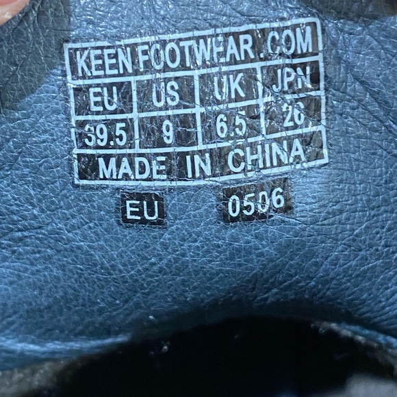 Womens Keen Black All Terrain Boots Size 9 - Picture 8 of 8